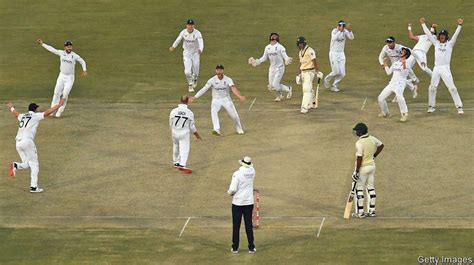Test Match S .